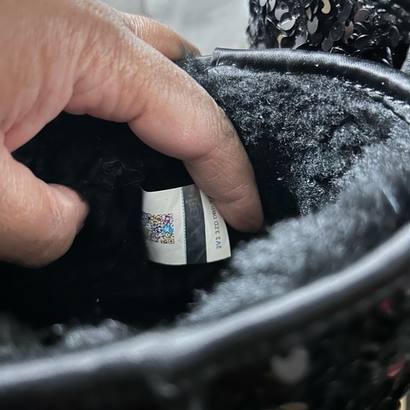 UGG Kids Classic short chunky sequin boots - Picture 11 of 13